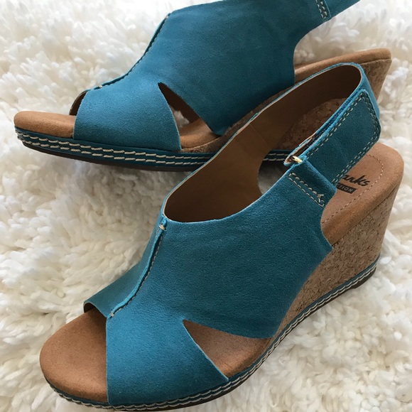 clarks wedge sandals size 5